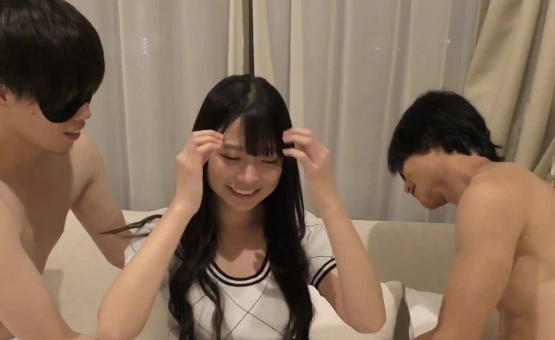 FC2-PPV-3037855 에리카짱 신작 300개 완판 쓰리썸 여름 대작전