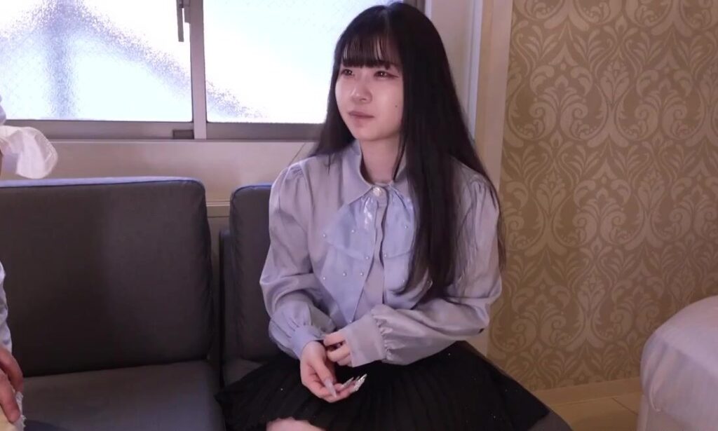 FC2-PPV-4745683 의류 직원 20살 남자친구랑 헤어졌어 정액은 삽입과 동시에 넘쳐 흐르고, 그녀에게 강렬하게 사정햇다